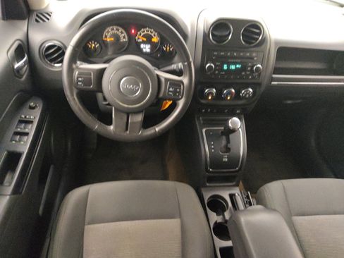 Used 2015 Jeep Patriot Latitude AWD/4WD image 22