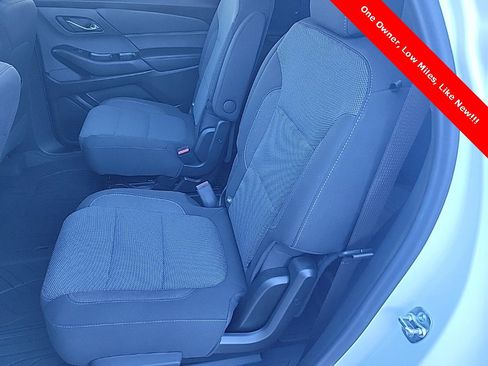 Used 2023 Chevrolet Traverse LT image 34