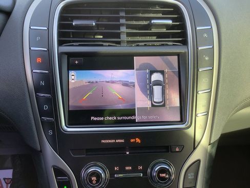 Used 2020 Lincoln Nautilus Reserve image 19