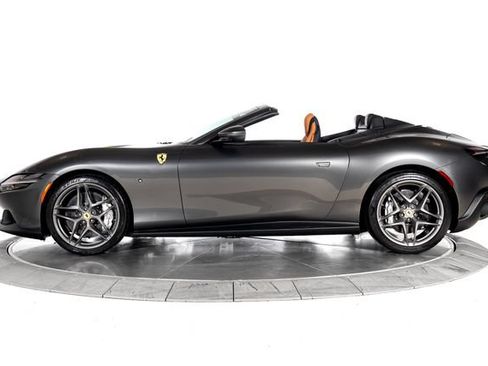 Used 2026 Ferrari Roma Spider RWD image 3