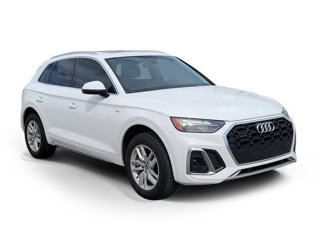 Used 2022 Audi Q5 2.0T Premium w/ Convenience Package AWD/4WD image 1