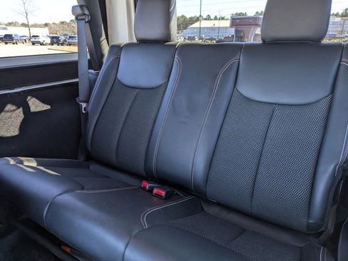 Used 2017 Jeep Wrangler 75th Anniversary image 23