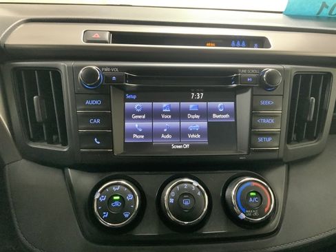 Used 2017 Toyota RAV4 LE AWD/4WD image 27