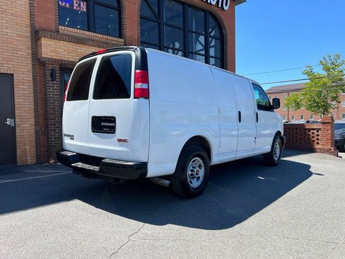 Used 2017 GMC Savana 2500 RWD image 11