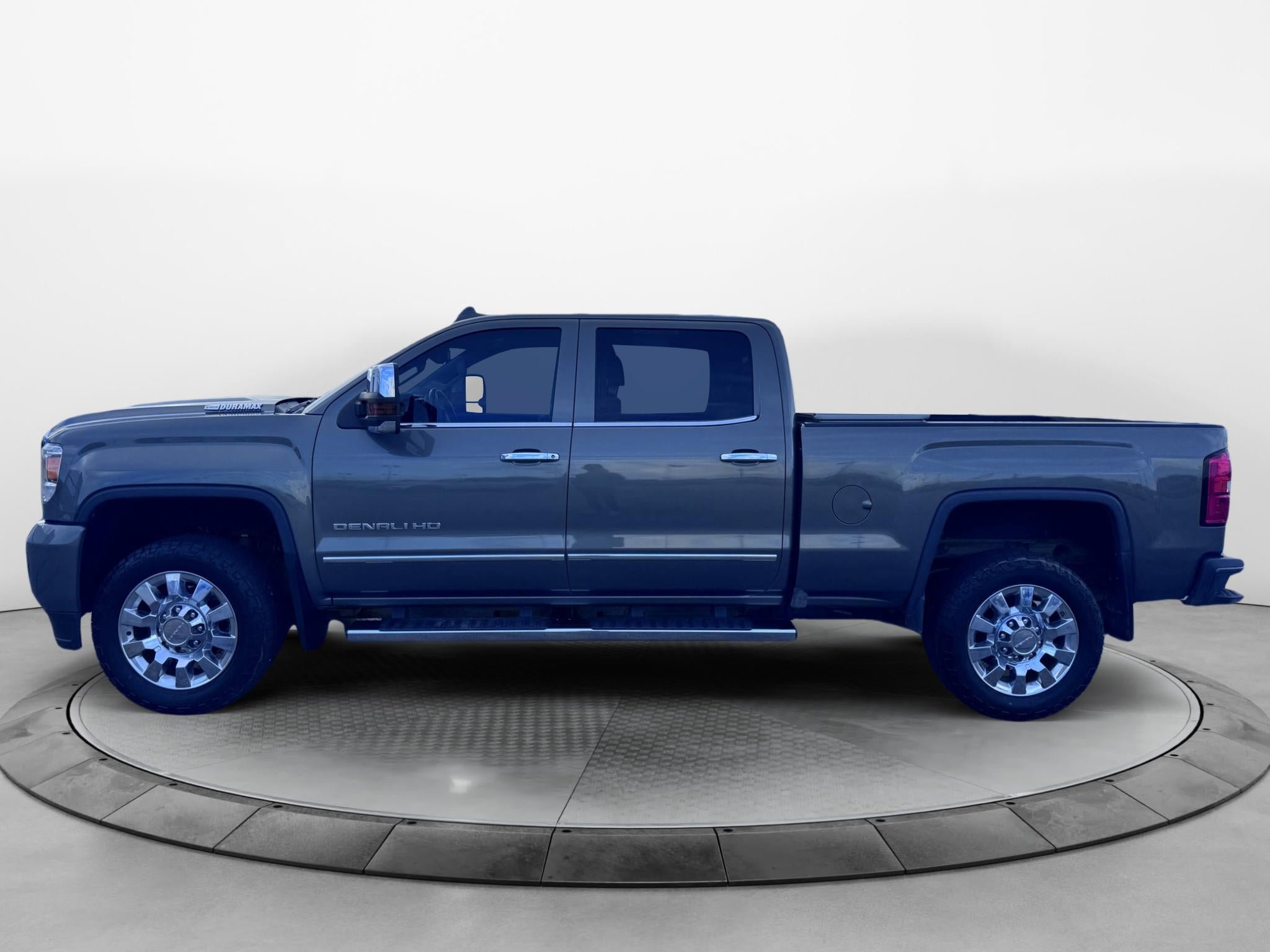 Used 2017 GMC Sierra 2500 Denali w/ Duramax Plus Package AWD/4WD image 6