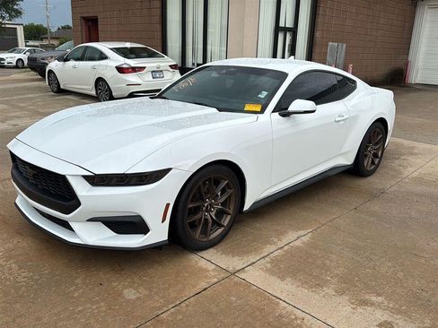 Used 2025 Ford Mustang Premium RWD image 8