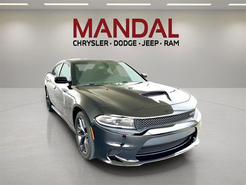 Used 2023 Dodge Charger R/T w/ Blacktop Package image 4