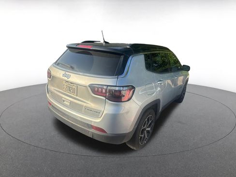 Used 2025 Jeep Compass Limited AWD/4WD image 6