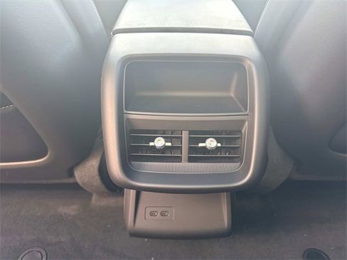 New 2025 Cadillac Lyriq Luxury image 9