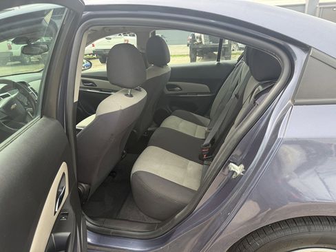 Used 2014 Chevrolet Cruze LS FWD image 19