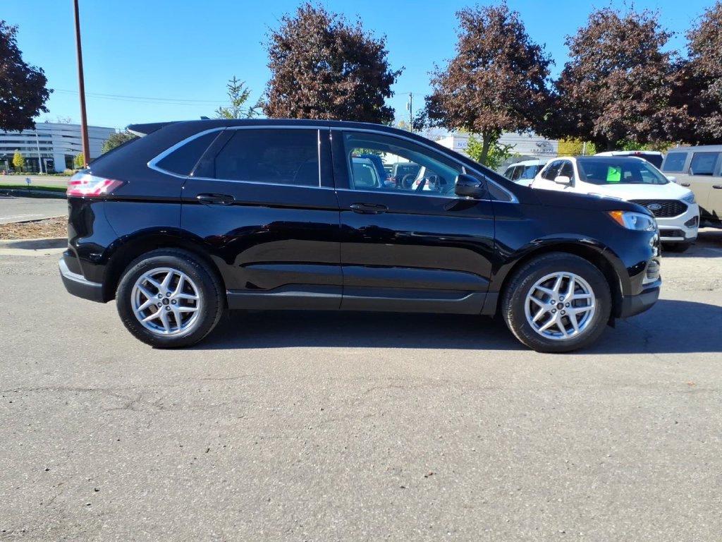 Used 2024 Ford Edge SEL w/ Convenience Package AWD/4WD image 3