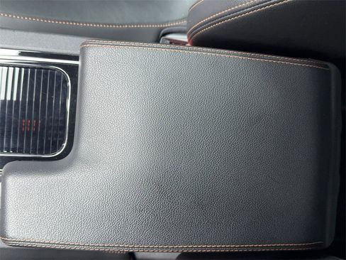 Used 2020 Jaguar F-PACE Prestige image 31