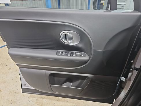 New 2026 Hyundai Ioniq 9 SE w/ Tow & Go Package AWD/4WD image 28