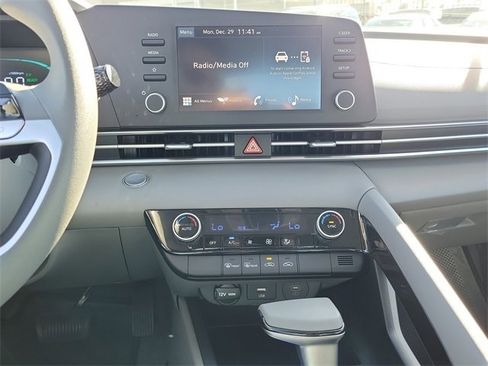 Certified 2025 Hyundai Elantra Blue image 13