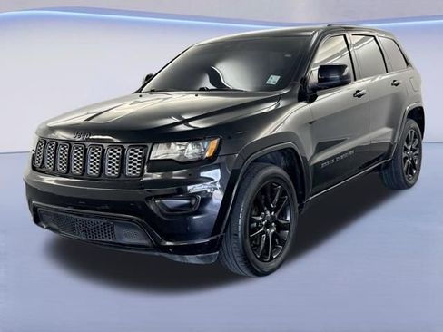 Used 2020 Jeep Grand Cherokee Altitude RWD image 4