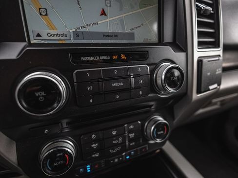 Used 2018 Ford F150 Lariat w/ Equipment Group 501A Mid AWD/4WD image 15