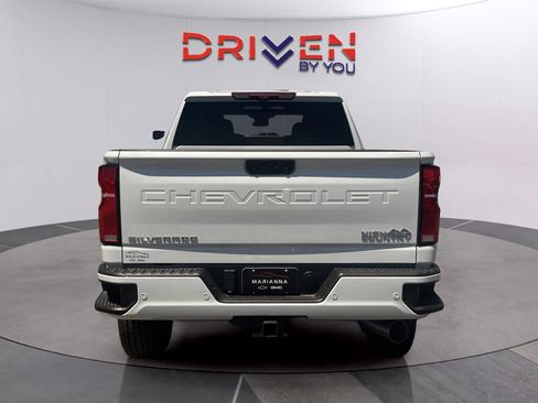 New 2026 Chevrolet Silverado 2500 High Country w/ High Country Premium Package AWD/4WD image 4