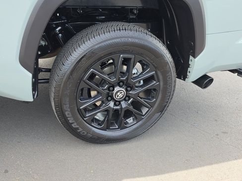 Certified 2026 Toyota Tundra Limited AWD/4WD image 10