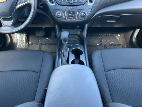 Used 2021 Chevrolet Malibu LS FWD image 13