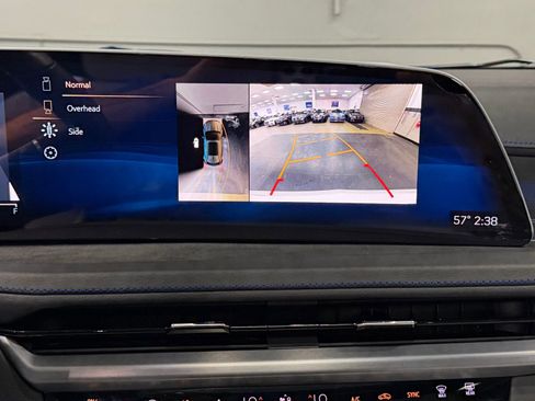 Used 2024 Cadillac XT4 Sport image 32