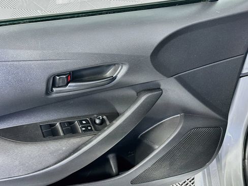 Used 2022 Toyota Corolla LE FWD image 17
