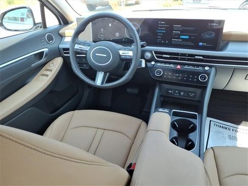 Used 2025 Hyundai Sonata Limited image 4