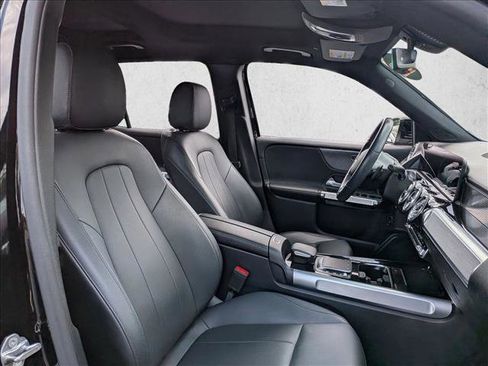 Used 2022 Mercedes-Benz GLB 250 image 18