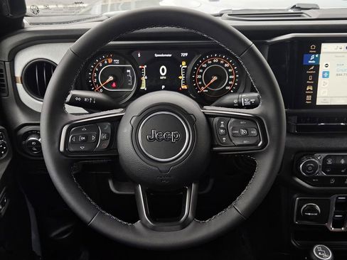 New 2025 Jeep Gladiator Sport image 12