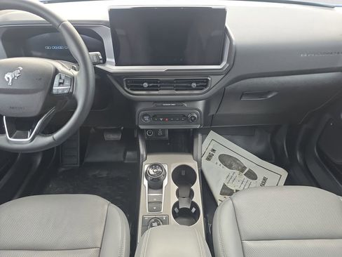 Used 2025 Ford Bronco Sport Badlands image 12