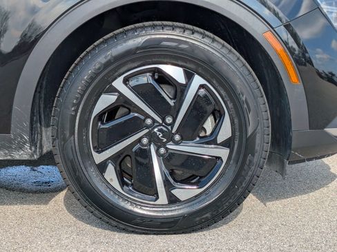 Certified 2025 Kia Sportage LX FWD image 11