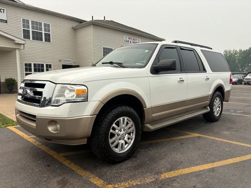 Used 2013 Ford Expedition EL XLT RWD image 2