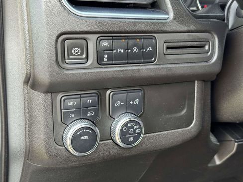 Used 2021 GMC Yukon XL SLT image 10