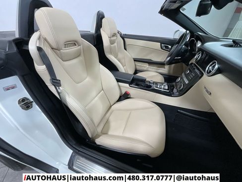 Used 2020 Mercedes-Benz SLC 300 w/ Premium Package image 15