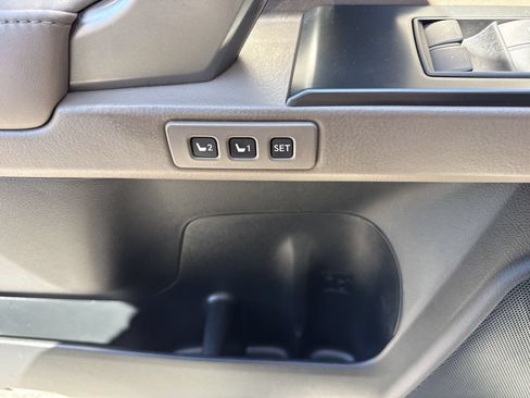 Used 2023 Lexus GX 460 Premium w/ Accessory Package AWD/4WD image 22