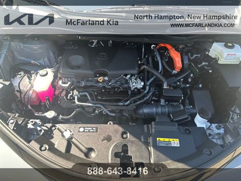 Used 2025 Toyota Sienna XLE Woodland Edition AWD/4WD image 32