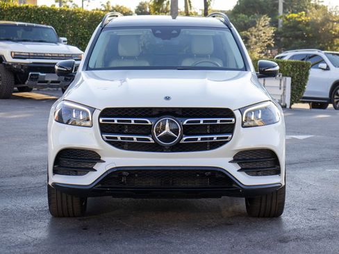 Used 2022 Mercedes-Benz GLS 450 4MATIC image 2