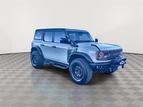 Used 2022 Ford Bronco Everglades image 2