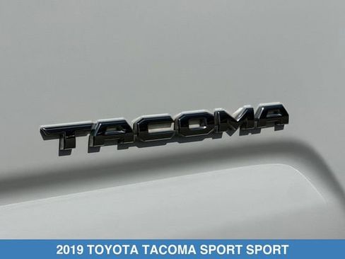 Used 2019 Toyota Tacoma TRD Sport w/ Technology Package AWD/4WD image 28