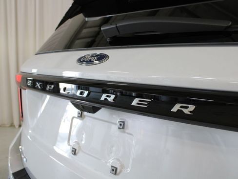 New 2026 Ford Explorer Active w/ Active Comfort Package AWD/4WD image 33