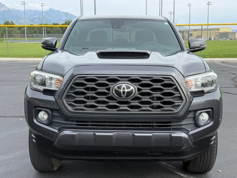 Used 2020 Toyota Tacoma TRD Sport w/ Technology Package AWD/4WD image 12