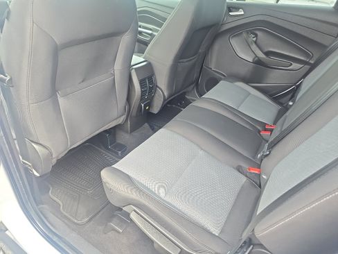 Used 2017 Ford Escape SE w/ Equipment Group 201A AWD/4WD image 15