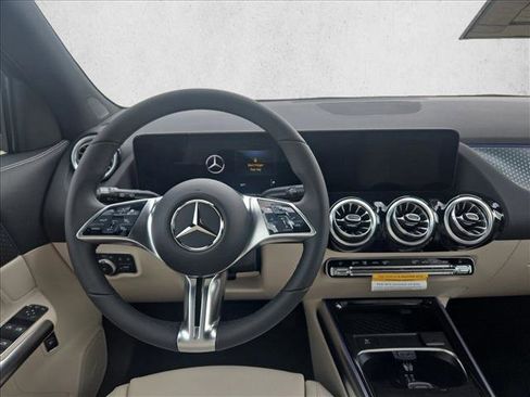 New 2026 Mercedes-Benz GLA 250 image 12