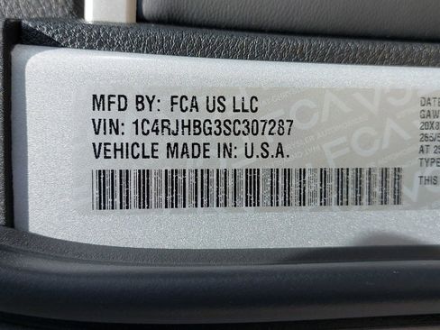 New 2025 Jeep Grand Cherokee Limited w/ Black Appearance Package AWD/4WD image 37
