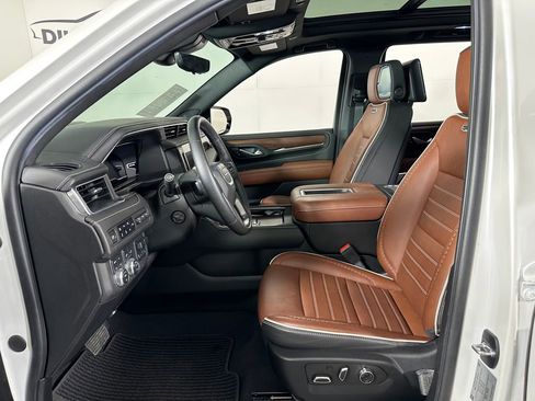 Used 2023 GMC Yukon Denali Ultimate image 14