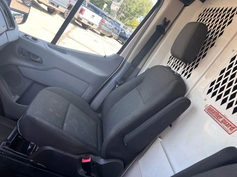 Used 2017 Ford Transit 150 Medium Roof w/Sliding Side Doo image 28