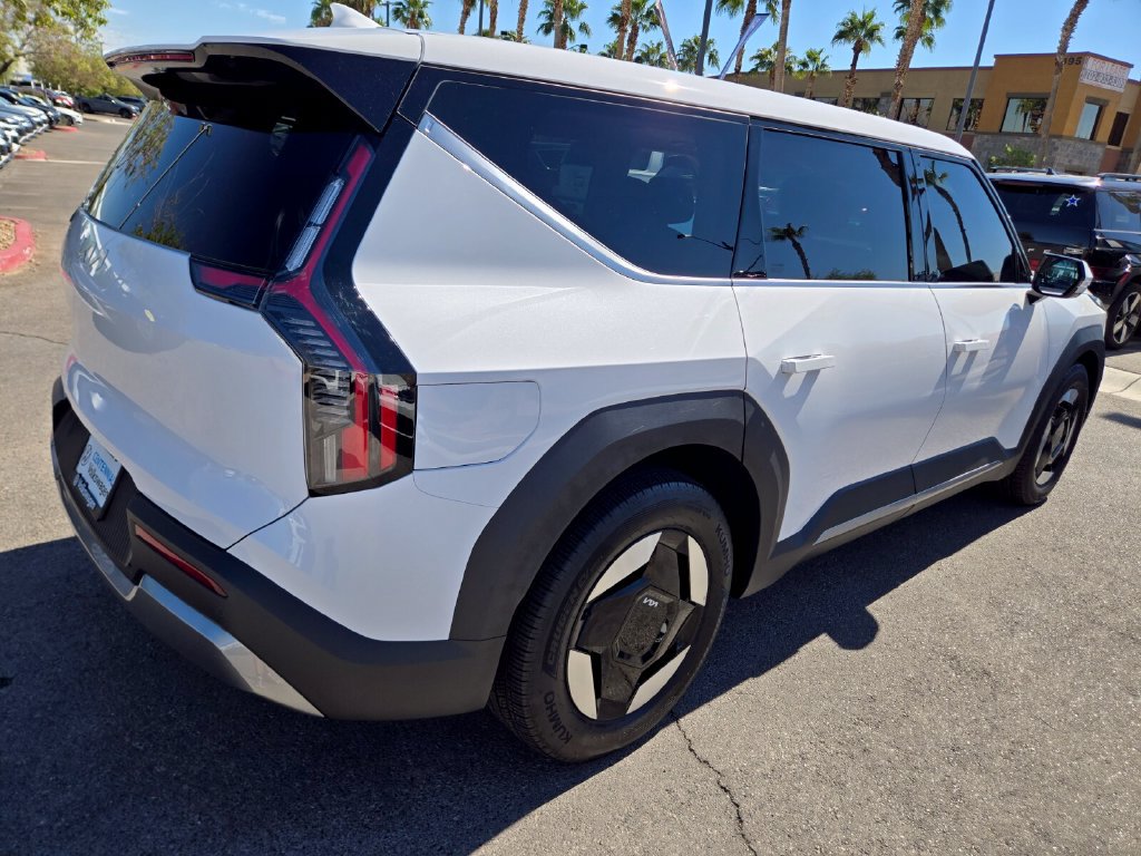 Used 2026 Kia EV9 Light RWD image 6
