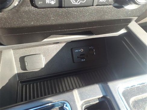 Used 2015 Ford F150 XLT w/ Equipment Group 302A Luxury image 19