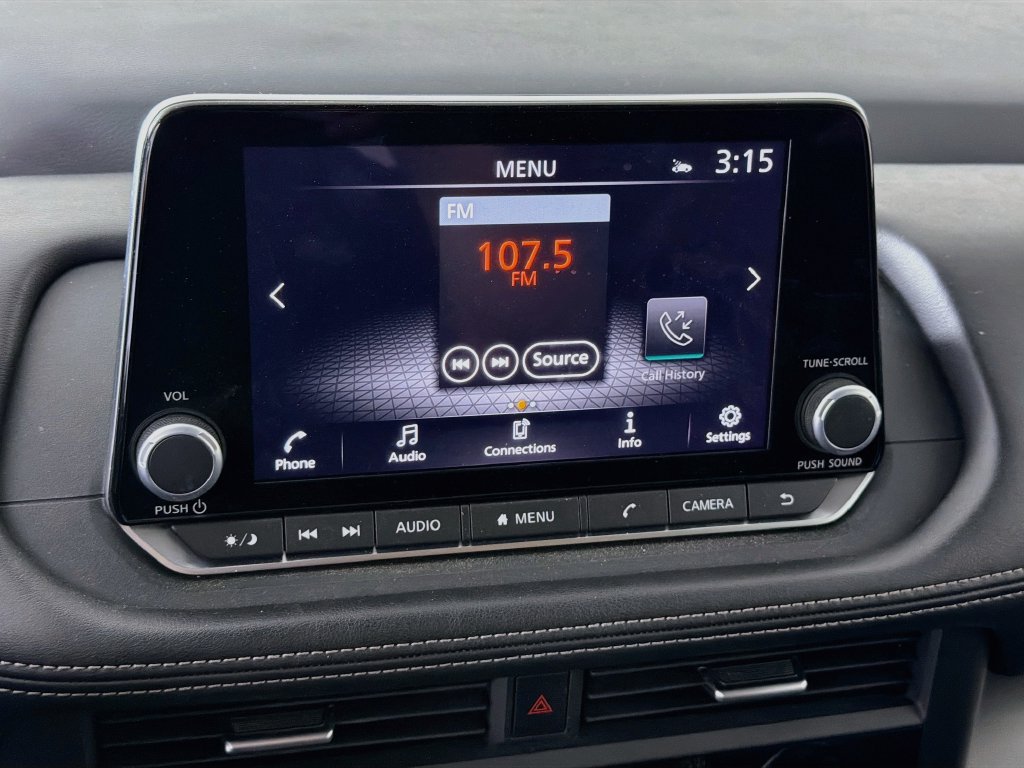 Used 2025 Nissan Rogue SV FWD image 33
