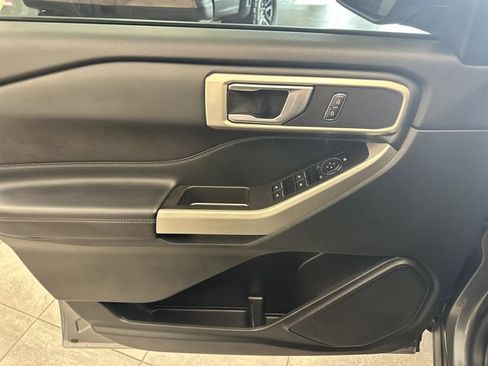 Used 2023 Ford Explorer XLT w/ Equipment Group 202A AWD/4WD image 21