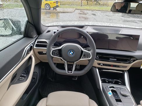 New 2025 BMW i4 xDrive40i w/ M Sport Package image 9